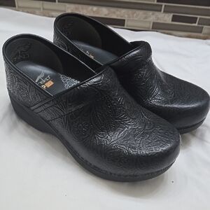 Dansko Black XP 2.0 Embossed Clogs